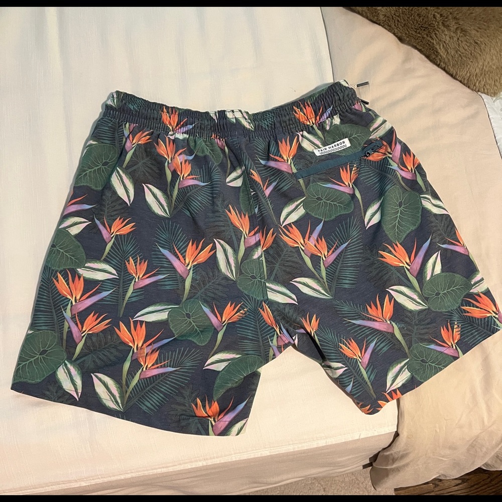 XXL - Fair harbor The Bayberry Trunk 7” inseam excellent condition